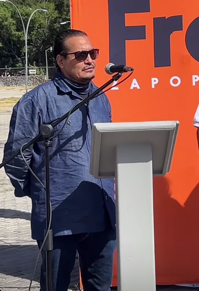 CTM_JaliscoFTJ's tweet photo. Nuestro Secretario General, el Licenciado Juan Huerta Peres, convocó a las y los compañeros Taxistas para escuchar y convivir con el Candidato a Zapopan @JuanJoseFrangie.

Asimismo, hubo una pega de calcas en las unidades, apoyando al Candidato.

¡A otro nivel!

#CTMJuntosHacemos https://t.co/4jkX40GhvC