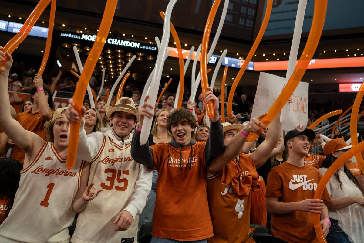 Calling all @UTAustin Students! Want to be a Corral Ambassador for the 2024-25 Texas Men's Basketball Season? Apply Now! ⤵️ forms.gle/quKGXbrS8o5QLJ…