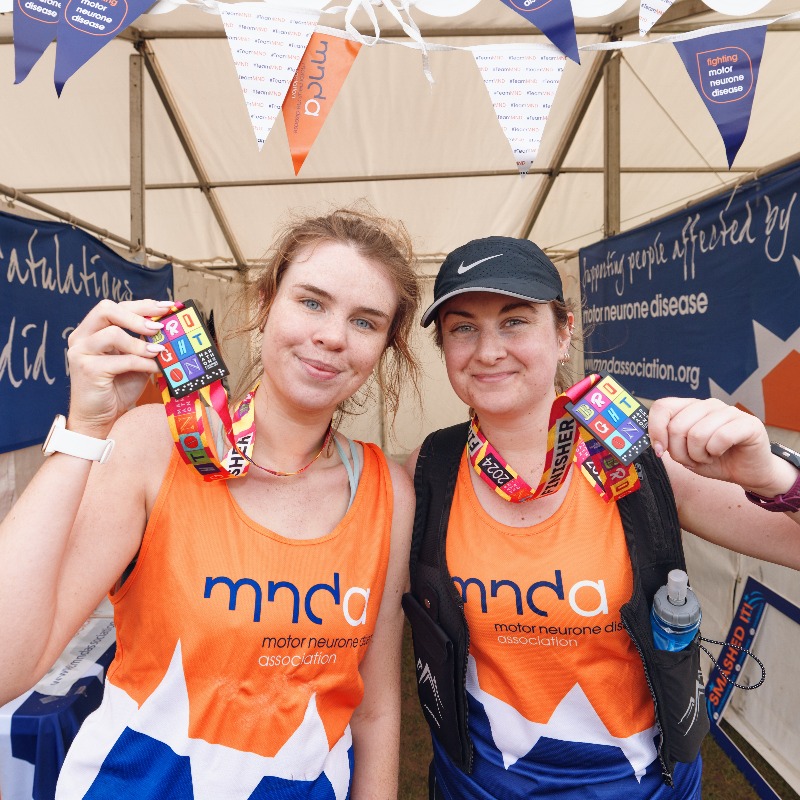 We wanted to say a massive thank you to all of #TeamMND who ran the #BrightonMarathon at the weekend along with everyone who came to cheer them on! Despite the heavy winds, our 60+ runners absolutely smashed it and raised £44k towards the fight against MND 💪