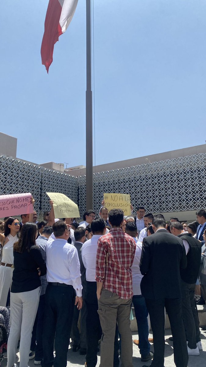 Isa_Uribe's tweet photo. En San Lázaro asesores de diputados protestan por el presunto término anticipado de contratos…

Acuden la diputada @terrazas_prieto @JCRomeroHicks https://t.co/qX5KtwtmI1