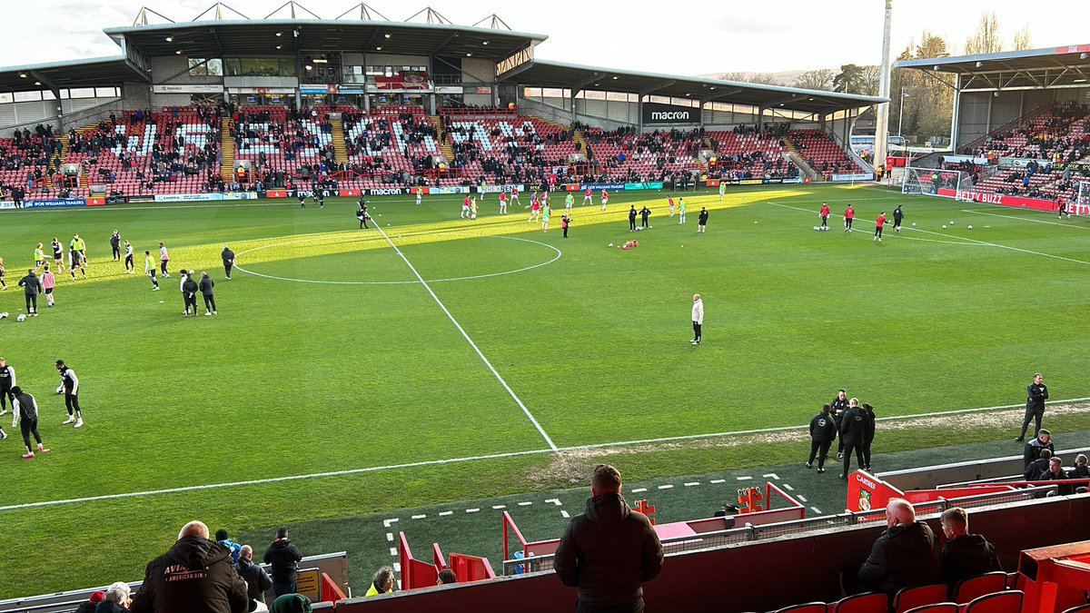 Really enjoyed that hr in the @MGWrecsam now it’s the main event @Wrexham_AFC v @crawleytown