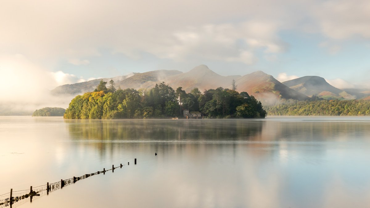 Misted light, Derwentwater, by Lake District photographer @carmennorman.