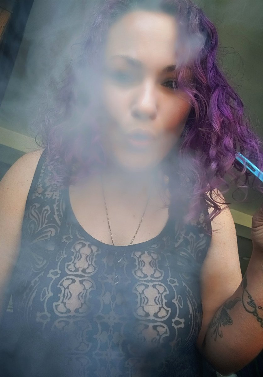 Getting kinda smokey in here 💚💨💨💨💨 #tuesdayvibe #ghosttrainhaze #sativa #girlswhosmoke #weed