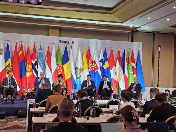 During today's @OSCE Conference on Antisemitism in Malta, Director of Diplomacy @LeonSaltiel sounded the alarm on the escalating global antisemitism, both offline and online, urging governments to take action to curb the surge of hate.