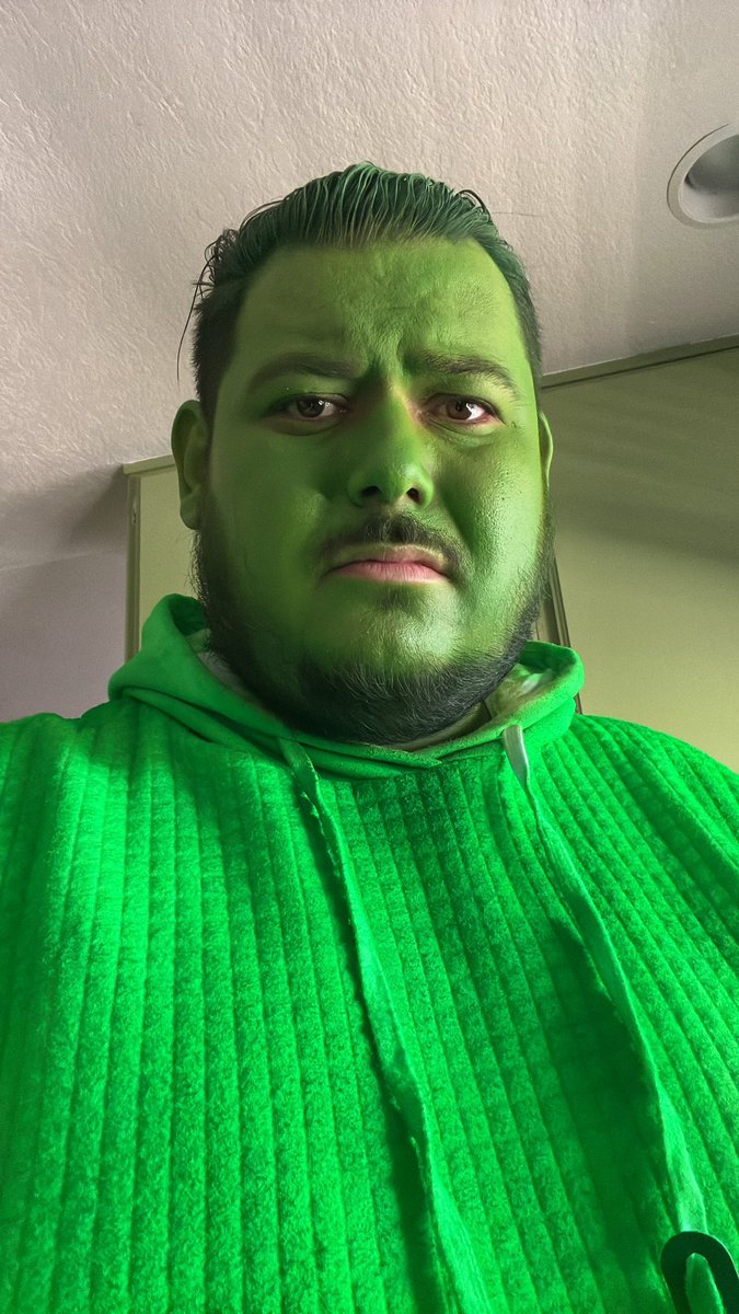 ramonislove_'s tweet photo. I lost a bet to @antho_knee 😅 https://t.co/LIB7LFknwo