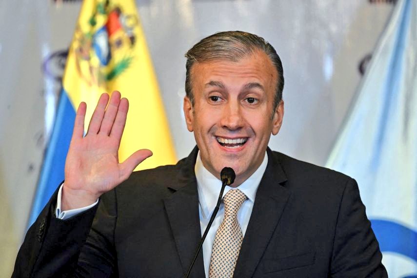 Con la detención de Tareck El Aissami se cierra un ciclo... el falso 'camarada' que saqueó PDVSA, defraudó al pueblo de #Venezuela y traicionó la memoria del comandante Chávez. Fin del cuento de ¿'dindi istí Tirick'? #AvanzaPuebloUnido #UnionPatriótica