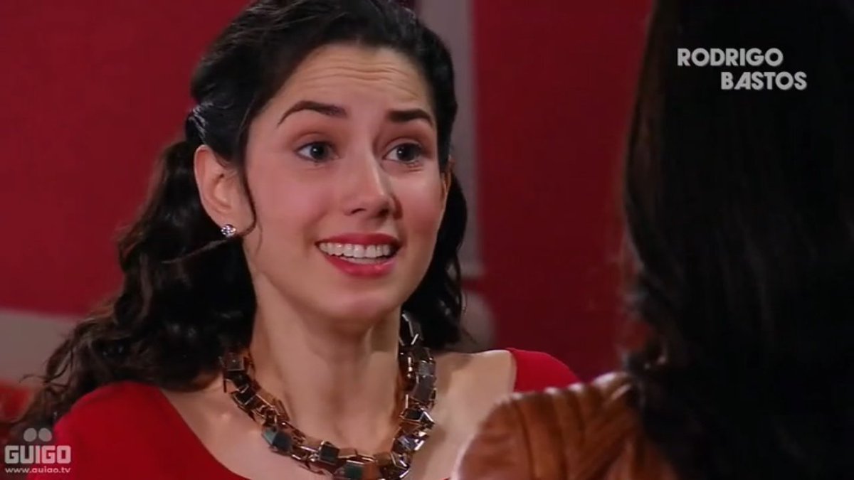 sarahnuda's tweet image. Lucía indo perguntar a Nora se ela sabe porque o Rodrigo a abandonou no altar, e se sabe quem é a mulher que ele a traiu. A bicha mentindo na cara dizendo que não sabe de nada. 
#ACorDaPaixão #ElColorDeLaPasión