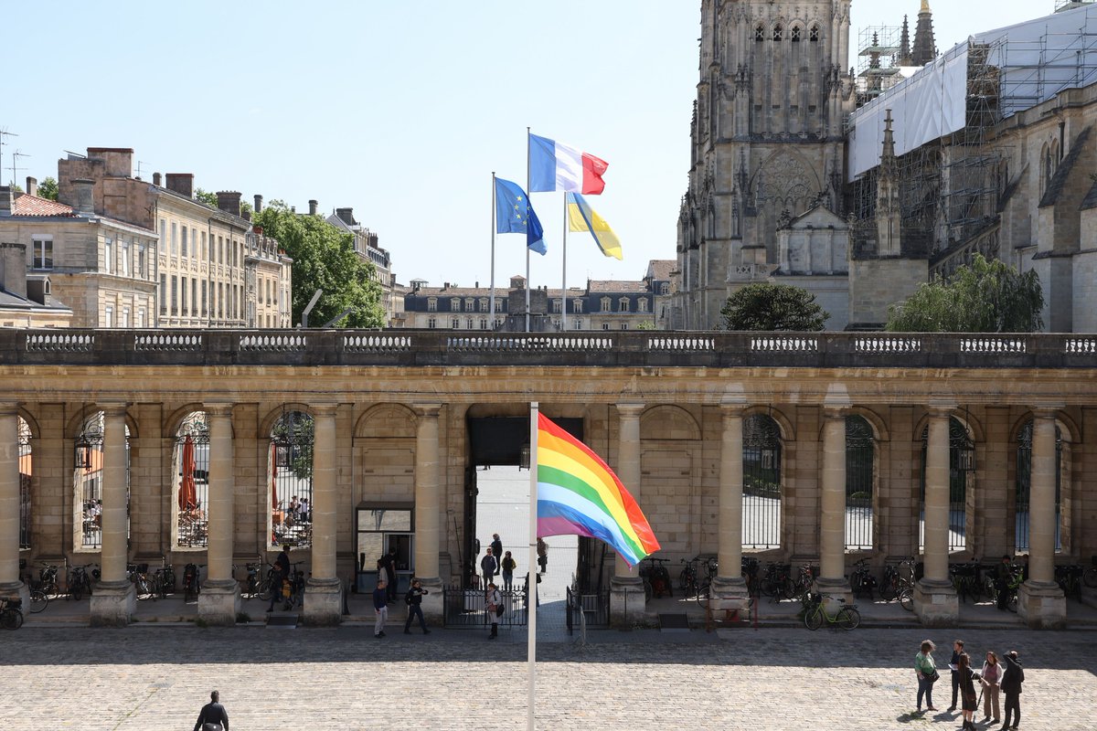 #CMBDX Appel à projets 4e édition Mois des fiertés La Ville soutient les actions en lien avec les droits des personnes LGBTQI+ & la lutte contre les LGBTQIphobies. En 2024, sur 26 dossiers, 12 projets seront soutenus pour 16 000€. En 2023, ils étaient 10 projets pour 12 500€.