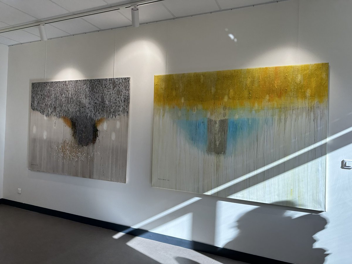 RNJMonnet's tweet photo. #DeVisu Inauguration de l’exposition de Walid El Masri Peintures ce soir dans la galerie du lycée Jean Monnet. Merci @walidelmasri9
https://t.co/MHfXeERIb0 https://t.co/reOK9AllNE