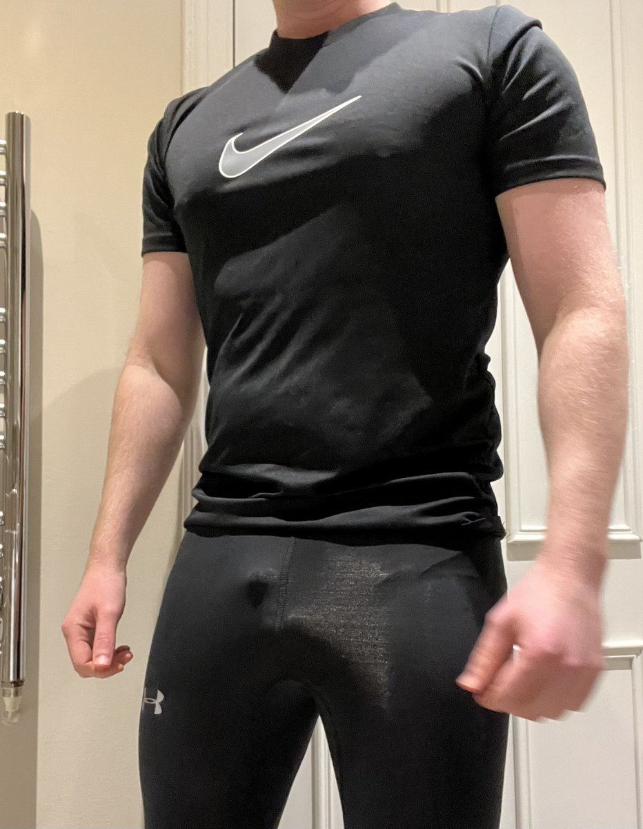 Even after a heavy gym session, the ache to serve and pent up energy still hasn’t gone down 🥵 so much so even been thinking of some release, how pathetic is that to focus on selfish pleasure when there’s Men who could be using me for Their own needs 🙈🔐
#chastity #bdsm #locked