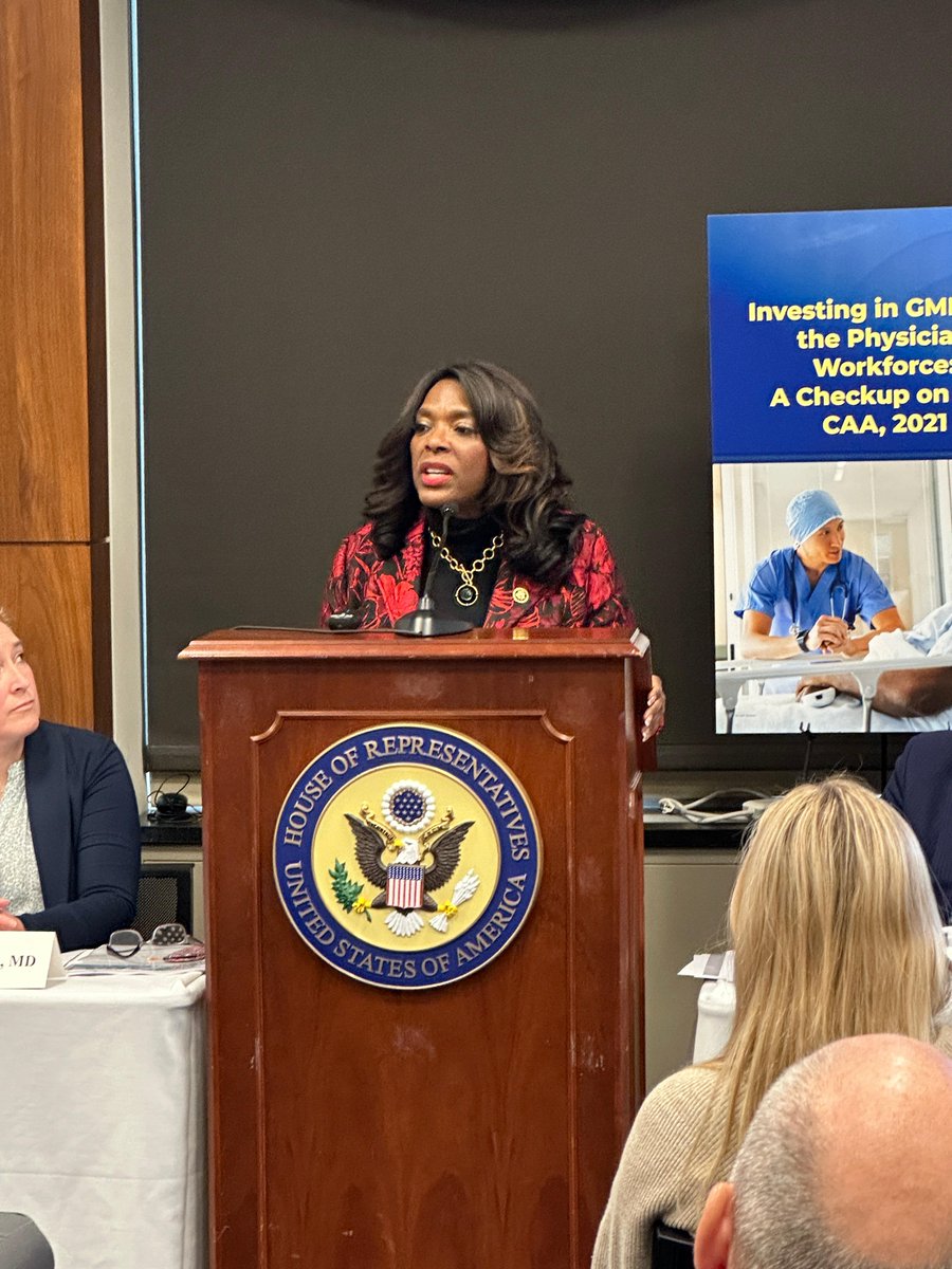 Thanks @BJC_HealthCare, @marshallu & @UABNews for sharing how your institutions are using new Medicare-supported Graduate Medical Education positions to alleviate the #DocShortage & save lives during today's briefing hosted by @RepBrianFitz & @RepTerriSewell. #ExpandGME