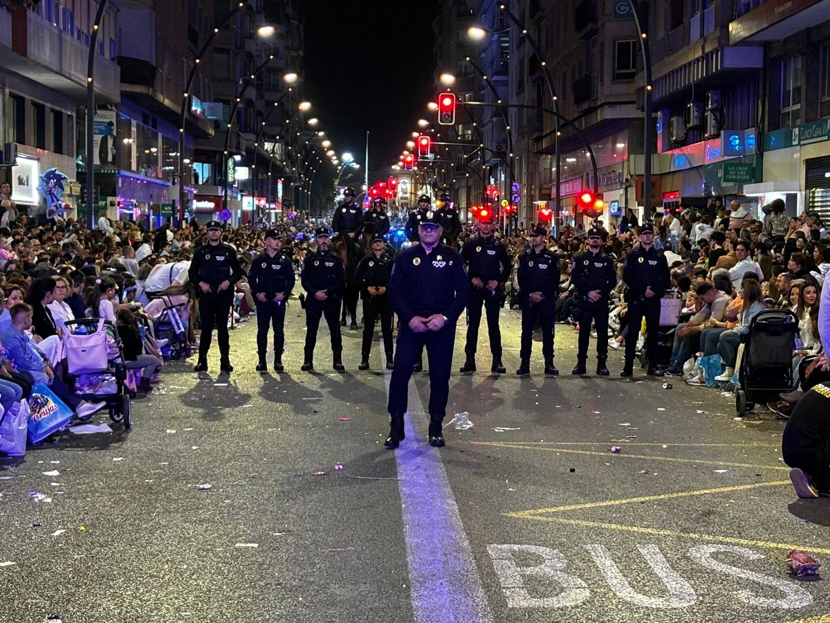<a href="/tunascostacal/">Certamen Tunas Costa Cálida-Ciudad de Murcia.</a> <a href="/nachogarcia2008/">Nacho Garcia</a> Un increíble dispositivo de seguridad ha velado porque todos los actos programados se desarrollasen con normalidad. 

Lo han conseguido ellos, <a href="/MurciaPolicia/">Policía Local Murcia</a> 

Gracias por tanto 
💪💪💪