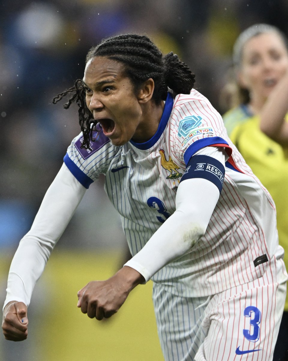 💪 @WRenard is back on the scoresheet for @equipedefranceF 🇫🇷

#WEURO2025