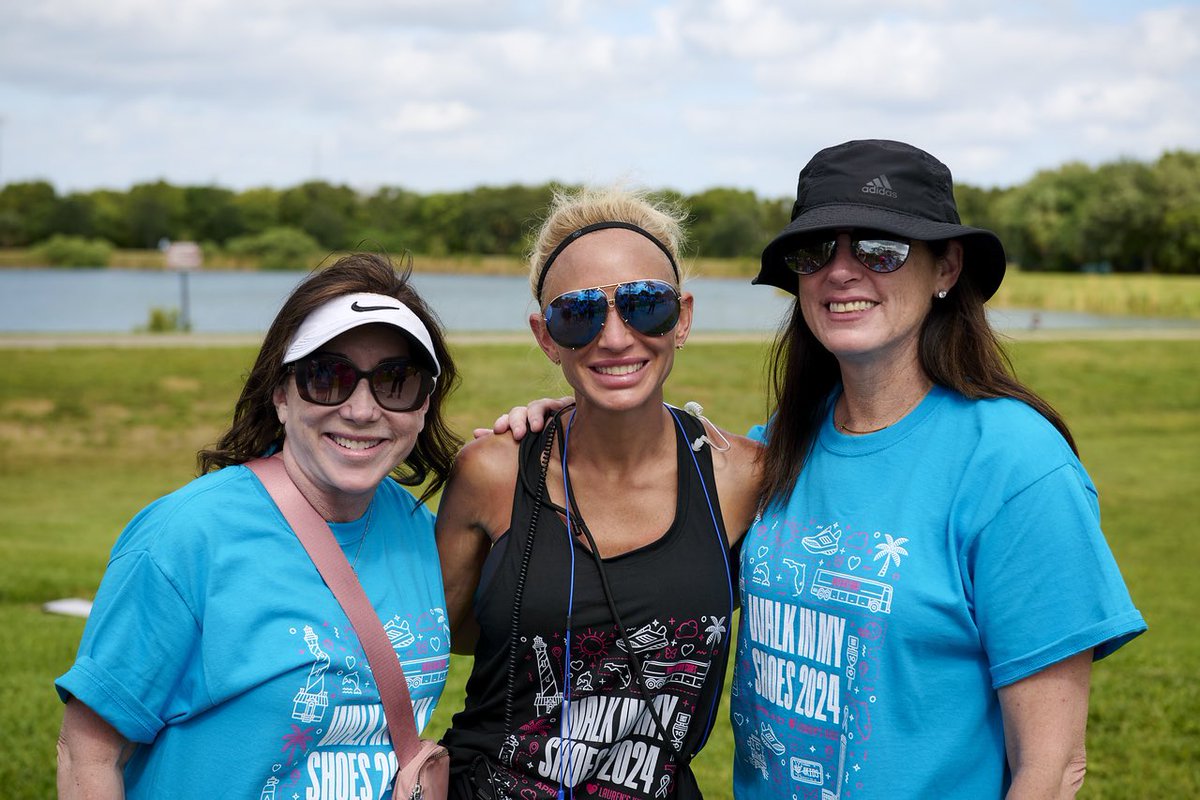 As we trek 25 miles from Boca to West Palm, two of my most treasured friends and colleagues came out to walk and advocate alongside us 📣 👟 THANK YOU @loriberman @TinaPolsky for your endless love and support. Together, we are shining light in dark places ✨ @FLSenate