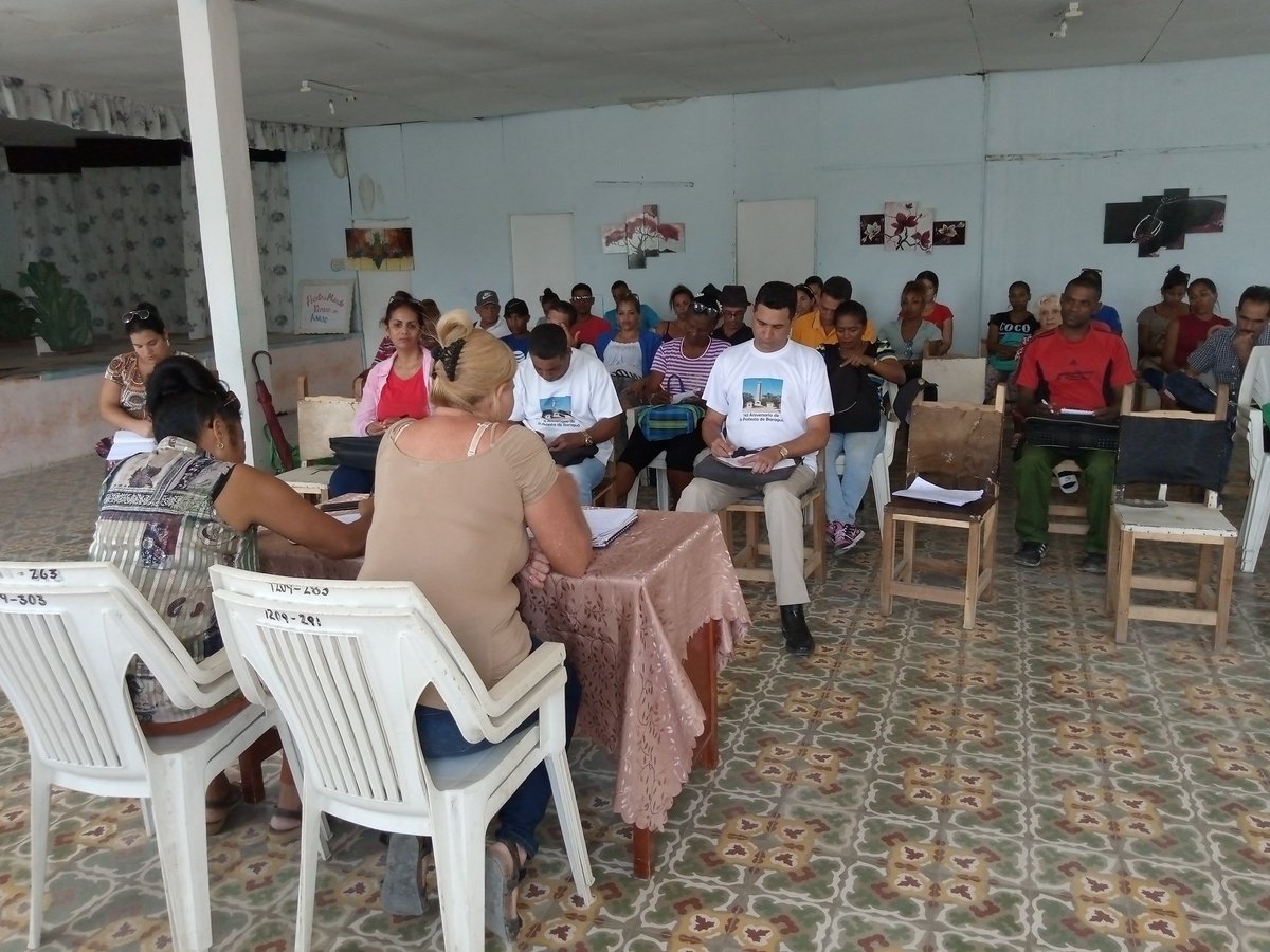 AMPPMella's tweet photo. #Mella,#SantiagoDeCuba. En este minuto inicia reunión Orgánica del Consejo Popular Palmarito. Presentes Coordinadora Zonal del Comité del PCC, la Dirección en pleno de la AMPP, Dtores de Entidades, entre otros invitados con implicaciones populares.#LosDesafiosDelPoderPopular https://t.co/pNJylj7ypK