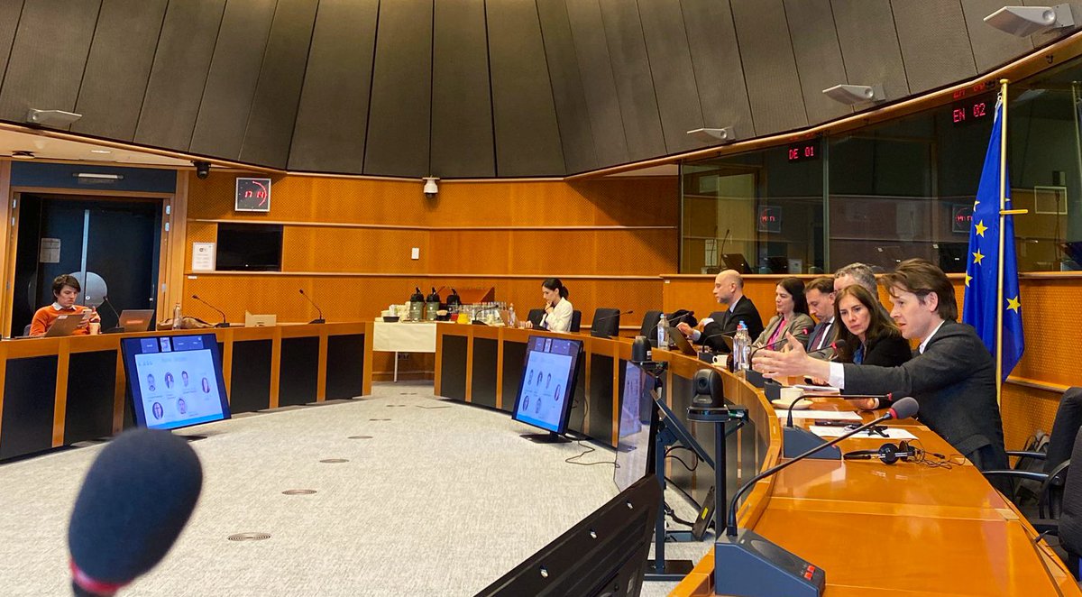 During the event organised by @EDSO_eu at the @Europarl_EN , MEP @Fulgsang qualified as « astonishing » the efforts and the speed at which @enedis connects EnR : a connection every minute and a half ! ⚡️