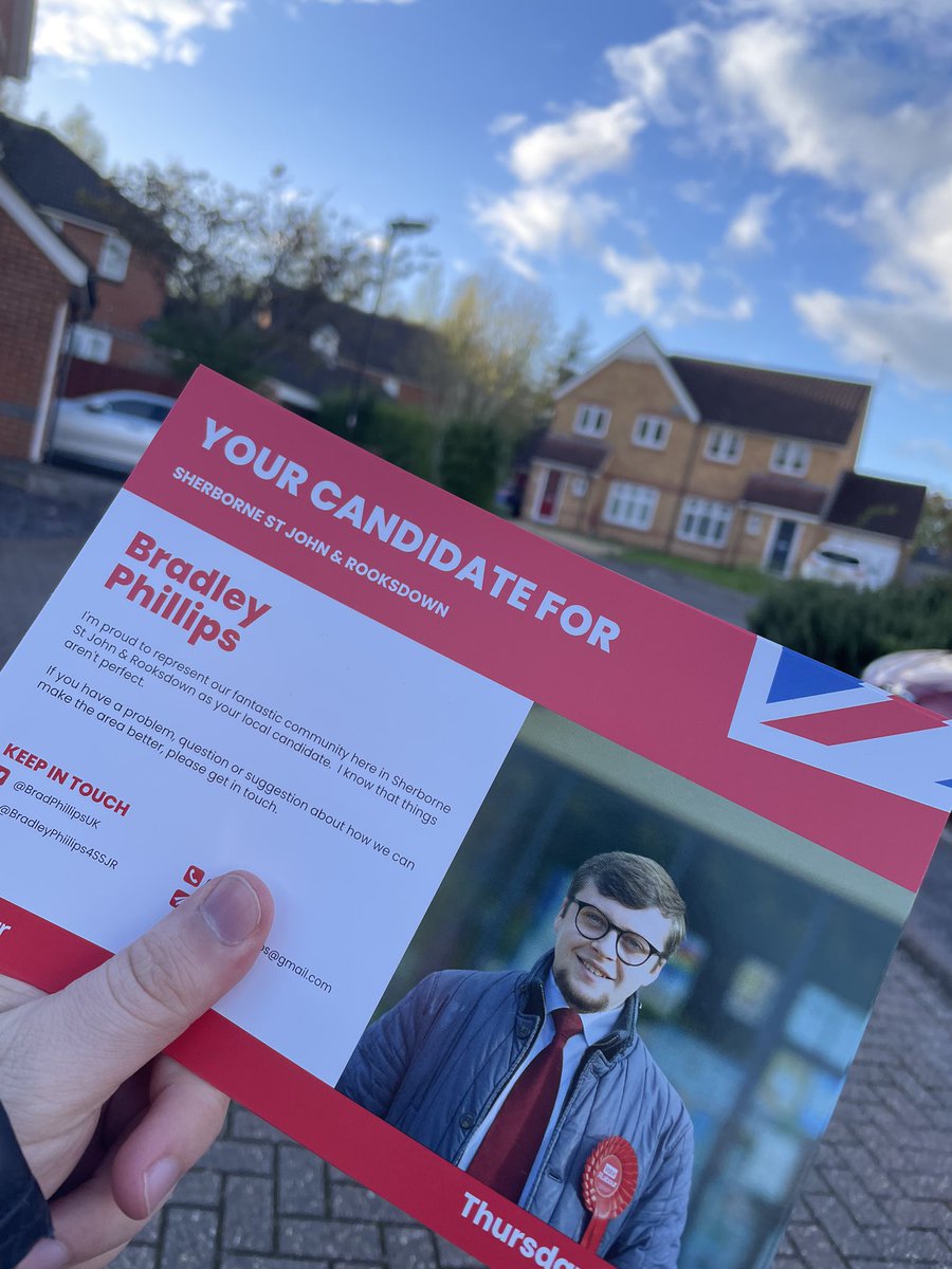 BradPhillipsUK's tweet photo. Great to be out doorknocking in #Rooksdown this evening! 

Thankfully it wasn’t raining. 

If there are any local issues you want to make me aware of, just drop me a message ☺️ https://t.co/P0AiPRotPg