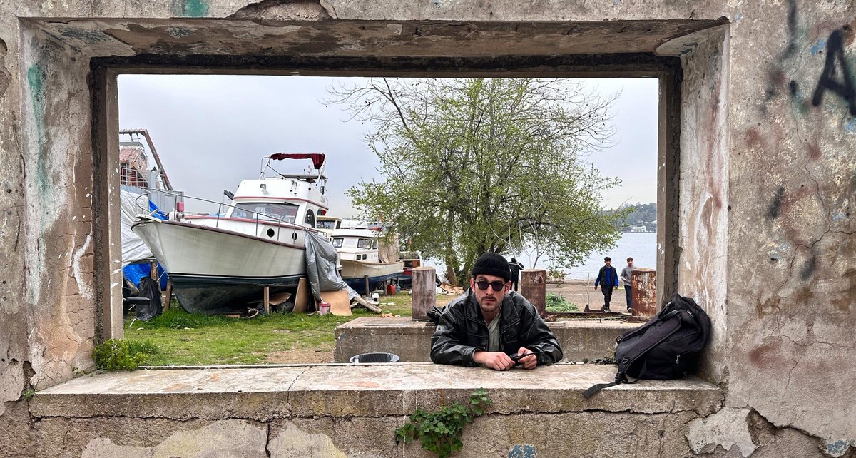 bunu buraya salmayı unutmuşum, bir takım leon ya da mesut komiser denemeleri