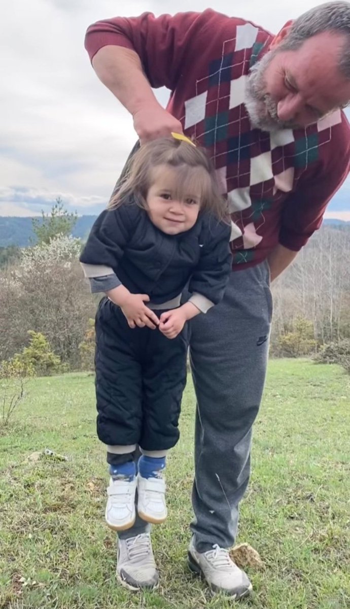 Annem; kızım gel de misafirlere hosgeldin de
Bne;