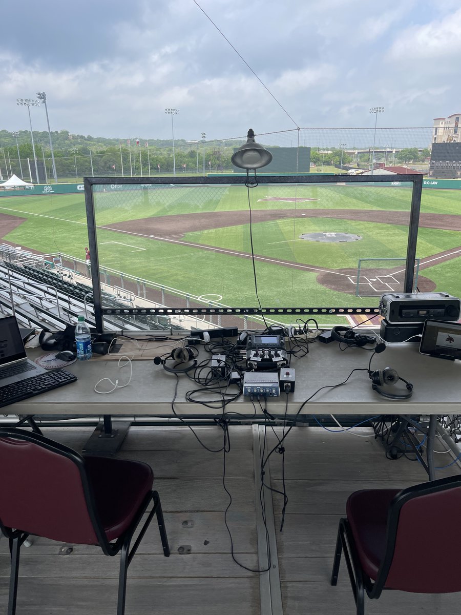 The Craig Way Show is live from Bobcat Ballpark! - Craig and Cam recap last night's NCAA Championship - Texas Softball is No. 1 AGAIN - Sark on last weekends Scrimmage, Recruiting Weekend - Tiger speaks at #themasters #HookEm 📻: ihr.fm/3OQ8uce