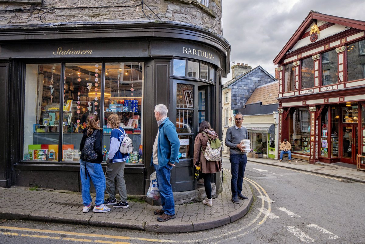 That's the thing about books. They let you travel without moving your feet. - Jhumpa Lahiri . This way, or that in the town of books, Hay-on-Wye in Wales. . #hayonwye #wales #visitwales