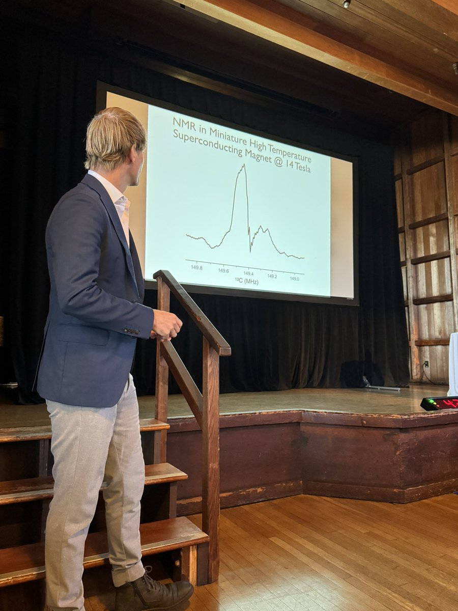 SchoenzartJas's tweet photo. And there is the first 13C Spectrum of a miniature magnet! So exciting 🧲🤏🏼 stay tuuuuned @MagnetXander #NMR #MiniatureMagnets https://t.co/fmCD5zrPXI