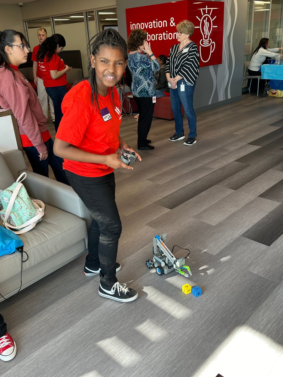 Many thanks to @OKWomenInTech for inviting Charger Robotics to their Spring Retreat. We learned a lot and had a great time! #ChargeUp #successTPS