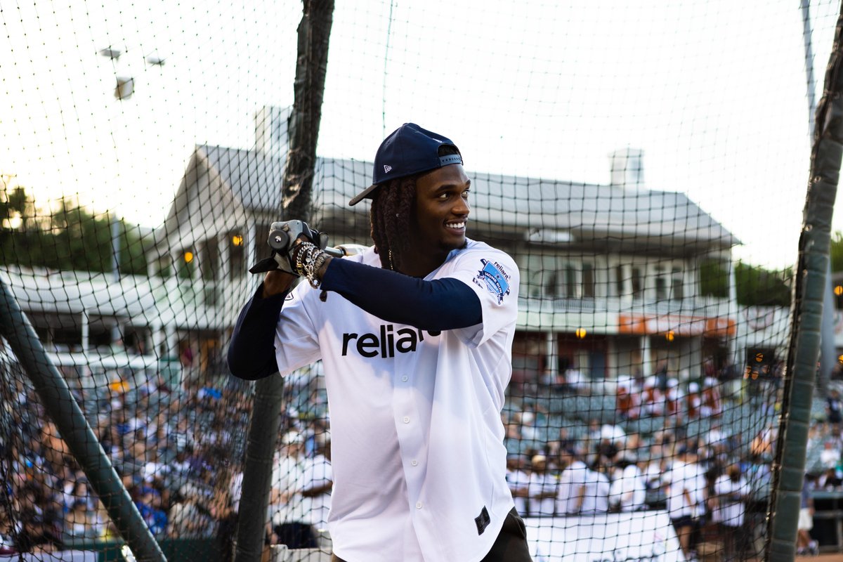 Things we love: Raising money for charity and watching some of our favorite @dallascowboys play baseball! 🤝 #ReliantGives Join us at the FREE #ReliantDerby on May 1st. For event info: ms.spr.ly/6014c4UiQ