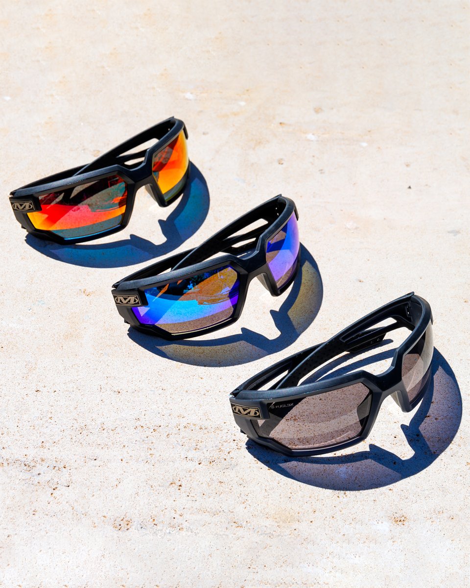 Safety eyewear that protects your eyes from the sun ☀️😎 Type X mirrored lenses are engineered for bright sunlight conditions, blocking sun glare and having 9% visible light transmission. #MechanixWear #WhatYouWearMatters