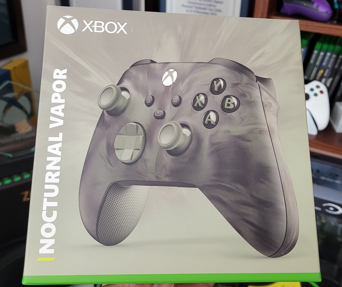 Loving the vapor line of special edition Xbox controllers 🎮 Nocturnal gifted by Xbox