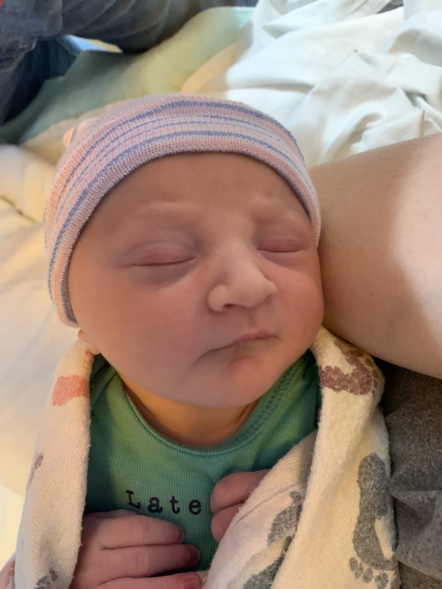 devildogmrk's tweet image. A little Cha Cha and Granddad / Grandpa Mark time at the hospital 😁