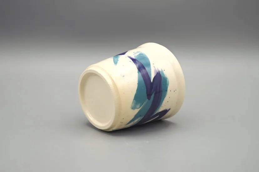 guy at the vibe museum: sorry, ancient vaporwave cups do not exist

ancient vaporwave ceramic cup:

(artist is named jenny powell)