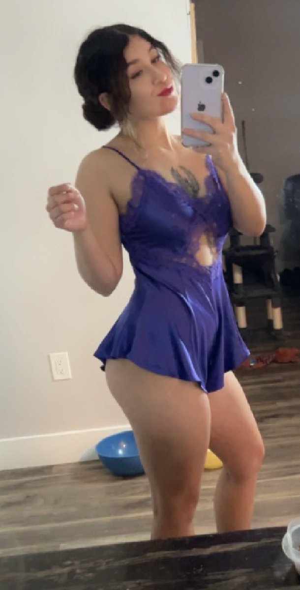 goddessgolden16's tweet photo. Subscribe to see something extra special #onlyfans #onlyfansbabe #OFmodle #titytuesday #sexy #subscribe #horny #linkinbio #purplebodysuit #adult https://t.co/Cuq8PVT5Fe