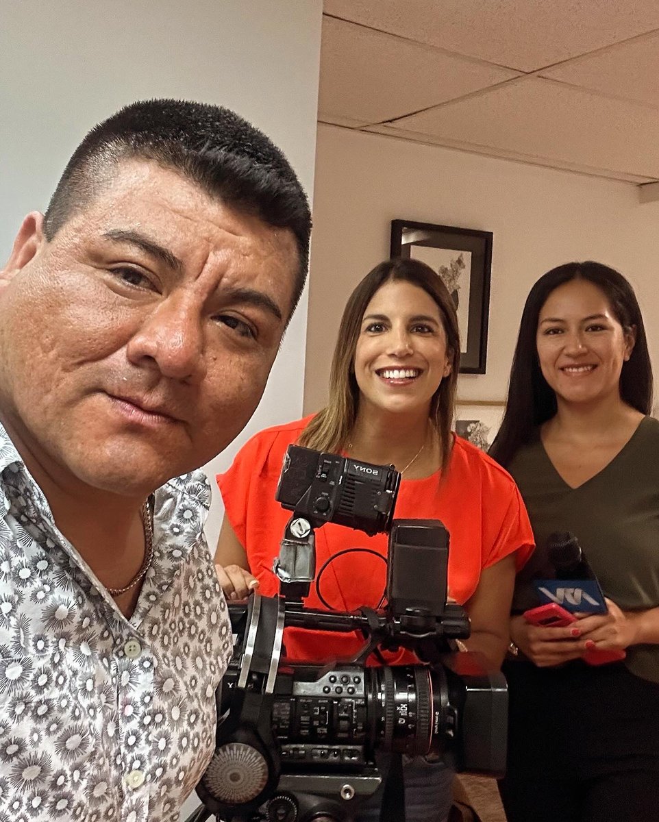 lorepa19's tweet photo. ¡Hoy di una entrevista para ATV!
Tema: ¿Por qué los jóvenes se agreden entre ellos y se graban?   
Se transmitirá el día de hoy en el noticiero de las 7:30 pm. ¡No se lo pierdan! https://t.co/RC664YL9U8