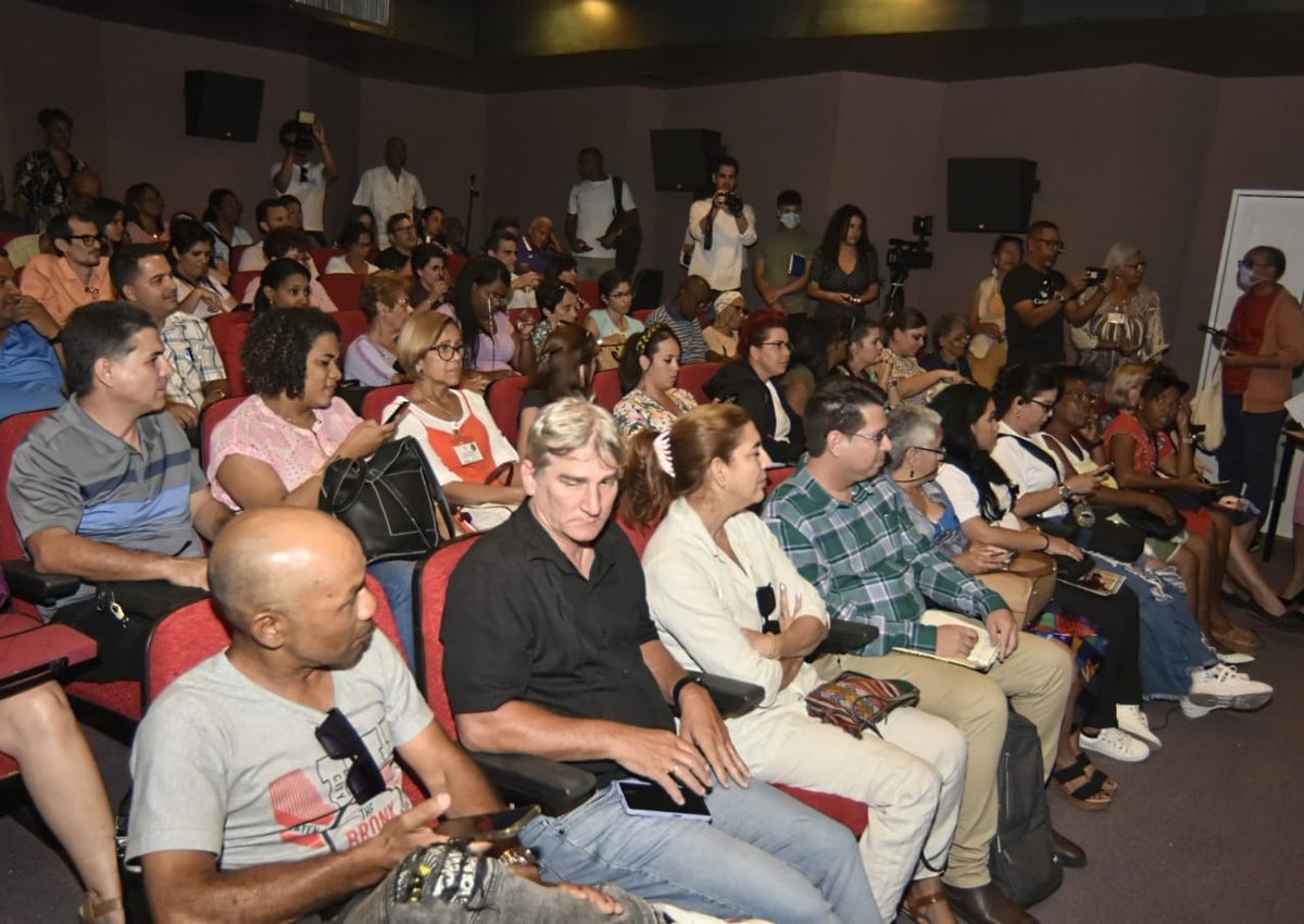 AHORA | Presentan, en conferencia de prensa, plan de actividades por el Aniversario 505 de la fundación de la villa de San Cristóbal de La Habana y su Campaña Comunicacional Una celebración que involucrará a la población de la capital, con la convicción de que #LaHabanaViveEnMí