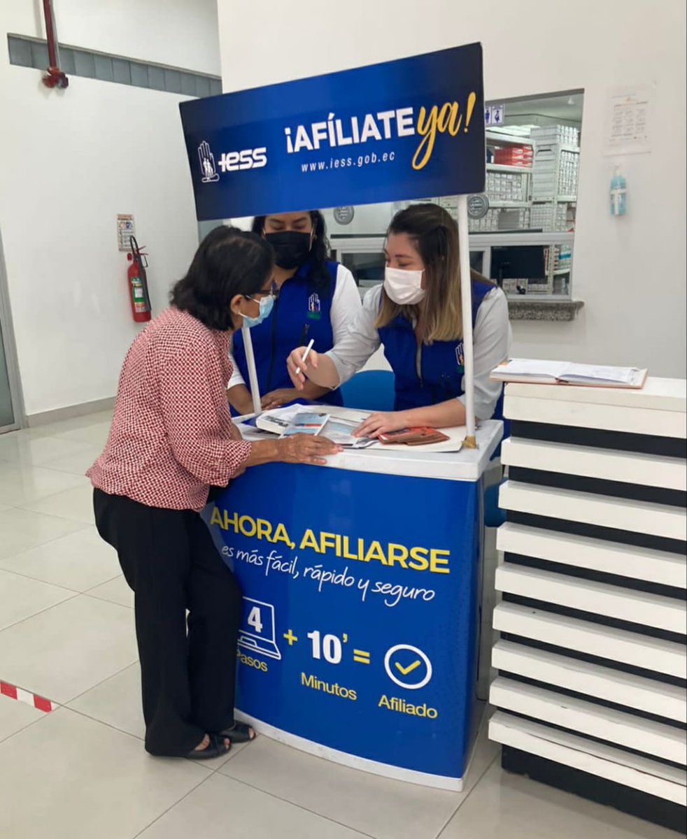 IESSStaElena's tweet photo. #IESSteInforma | El personal de Promoción y Asesoría del @IESSStaelena informaron a usuarios sobre la Afiliación Voluntaria, Independiente y Afiliación Juvenil en un stand ubicado en el Centro de Especialidades SERVIDENT. #AfíliateYA 📝 https://t.co/rIFLZdBK5U