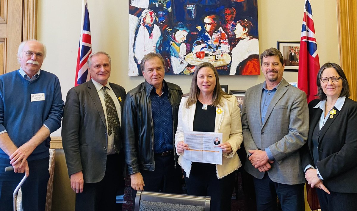 Wilmot farmers brought their land assembly/expropriation concerns to Queen’s Park today. I admire their commitment to finding solutions and calls for transparency. Thanks to our Agriculture & Environment Critic @john_vanthof & @shaw_sandy for taking the time to listen #onpoli