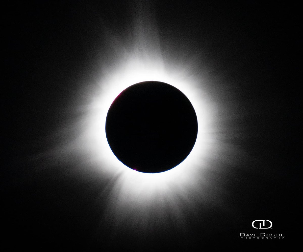 Dave Dostie captured this (so we didn’t have to). Greenville, ME. #TotalSolarEclipse2024 #totality