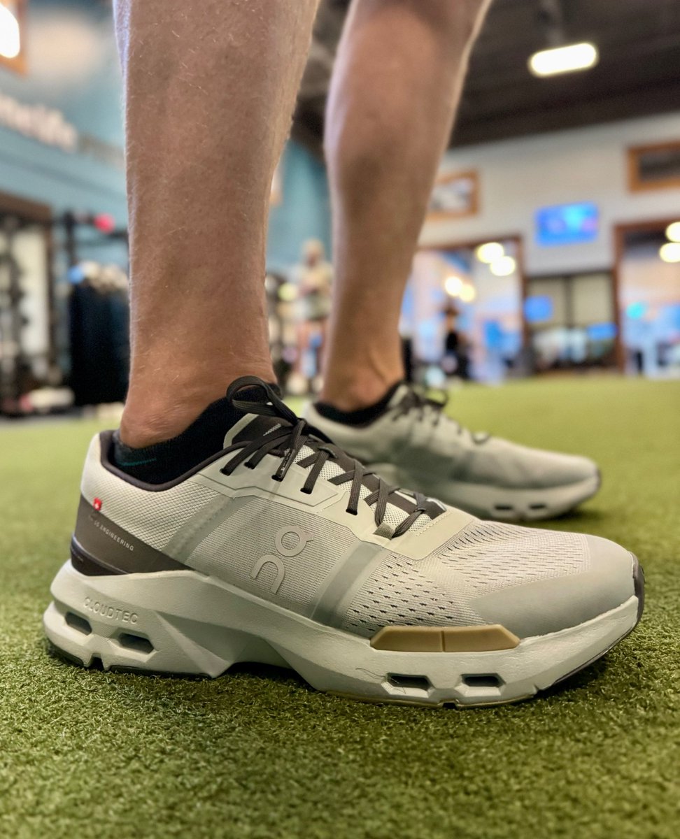 The On Cloudpulse is On's first training shoe which means... 1. On is doing gym specific shoes (though we see On at the gym on the regular) 2. The Cloud X didn't count as trainer (but was marketed as one 🤷‍♂️) 3. It's performance review time Review --> weartesters.com/on-cloudpulse-…