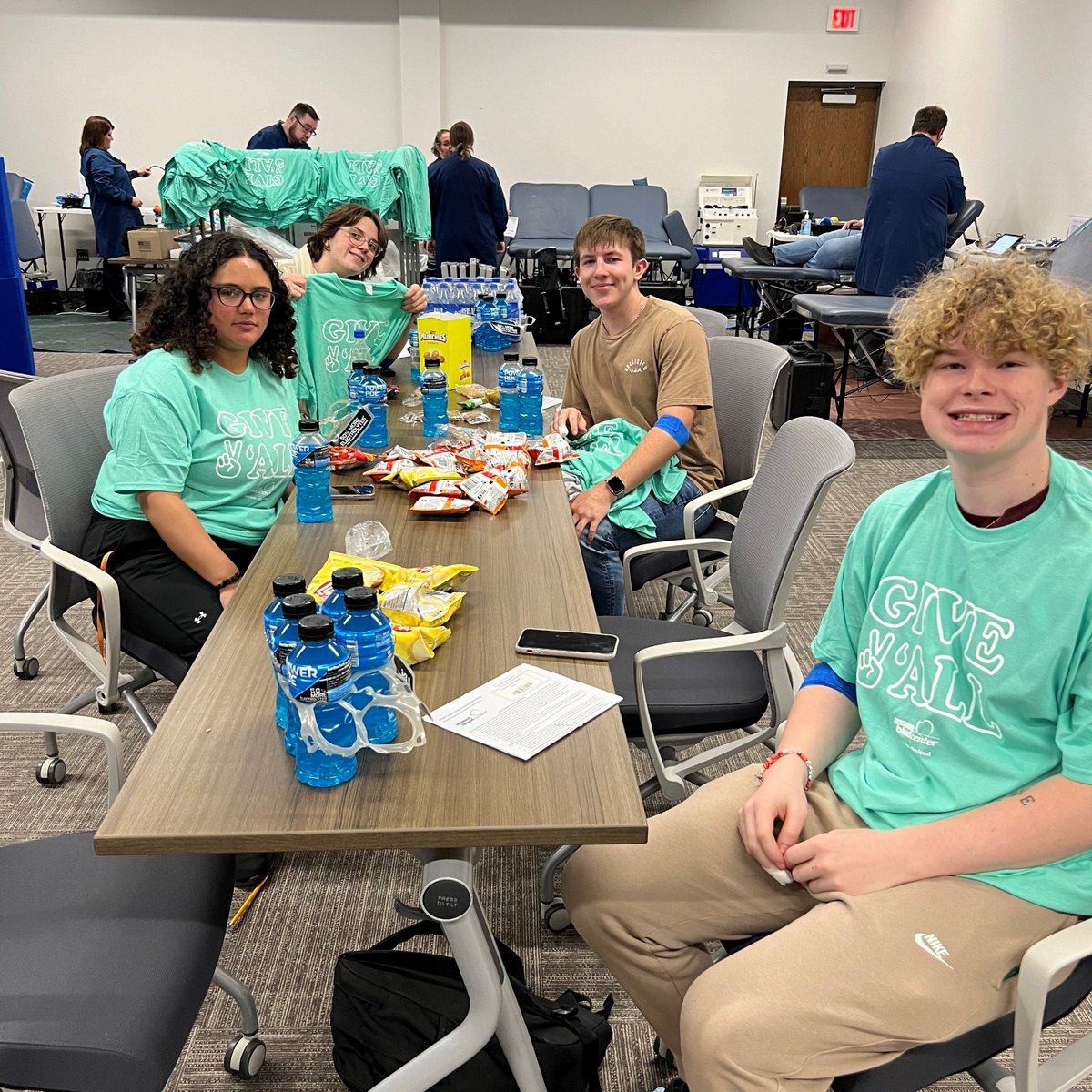 Students and staff at @eku always step up when we're on campus to collect blood. They know their donations are helping supply nearby hospitals like @baptistrichmond and @chisaintjoseph Berea. Thank you, Colonels! #DonateBlood #SaveLives #BloodDonorsSaveLives #Kentucky #Local