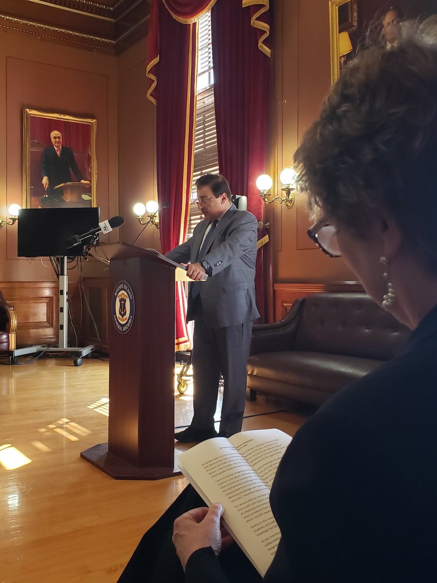 Happening now: the future of health care and life sciences in Rhode Island is on the agenda at an event with @BrownUniversity President Christina Paxson and Dr. Mukesh Jain, Dean of Medicine and Biological Sciences.