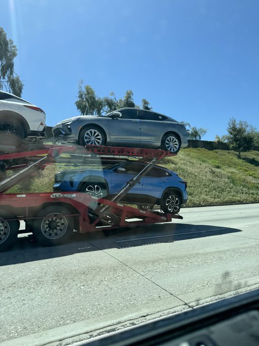 just saw a fucking chevy trax in zandvoort blue and i think i have to sell my m2 now https://t.co/gW
