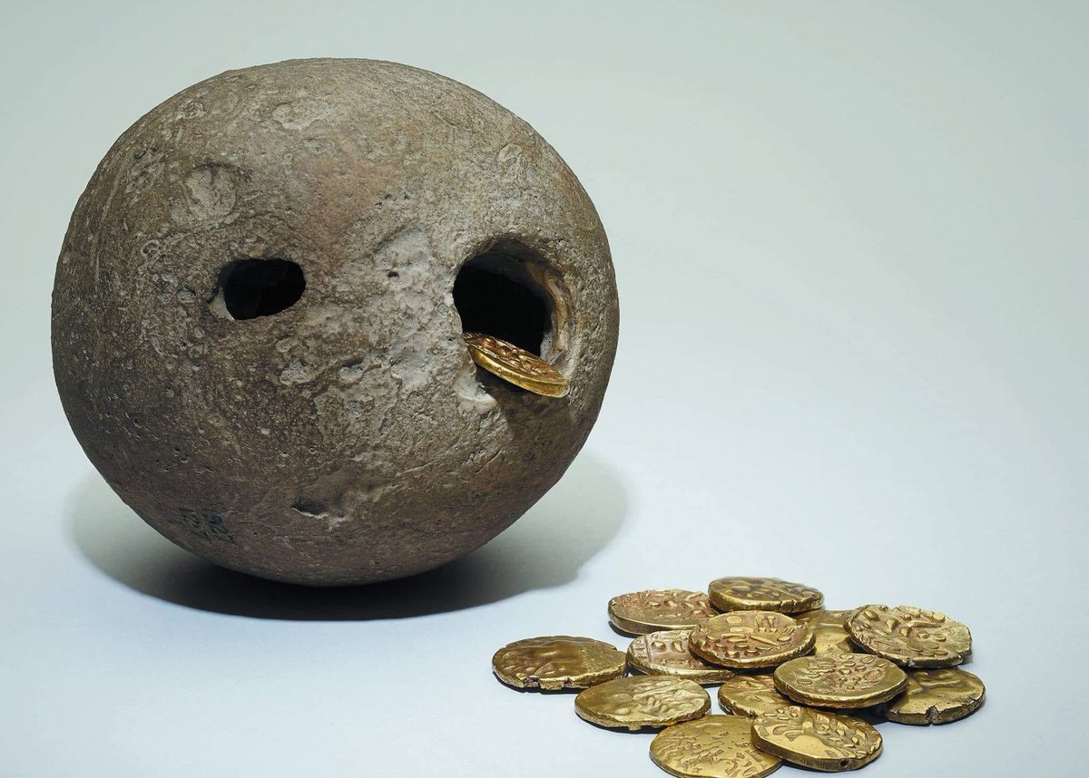 A Celtic ‘Piggy Bank’

A hoard of first century Celtic gold coins found inside a hollow flint at Westerham (Kent), England