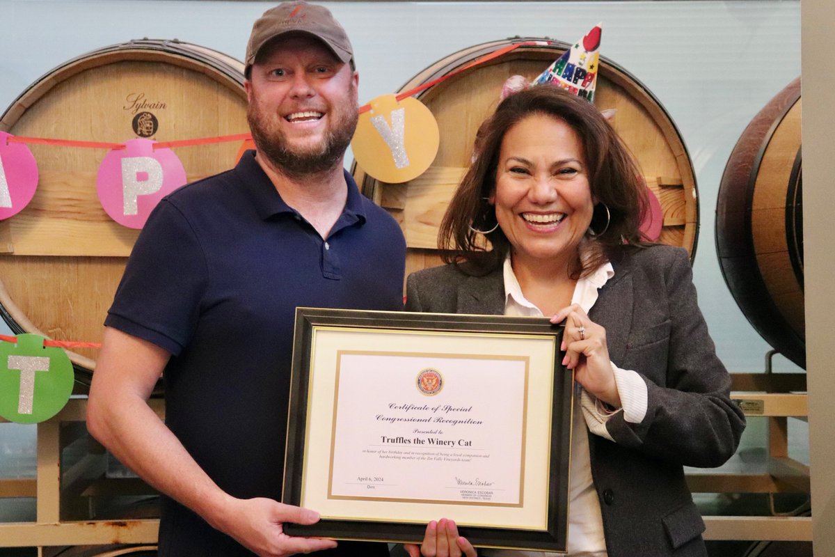Recognizing a local, family-owned business + celebrating their kitty’s birthday = the best day ever! It was my pleasure to present Zin Valle Vineyard with a Congressional Commendation for their 20 years of dedicated service to our community. Truffles the Cat got one too!