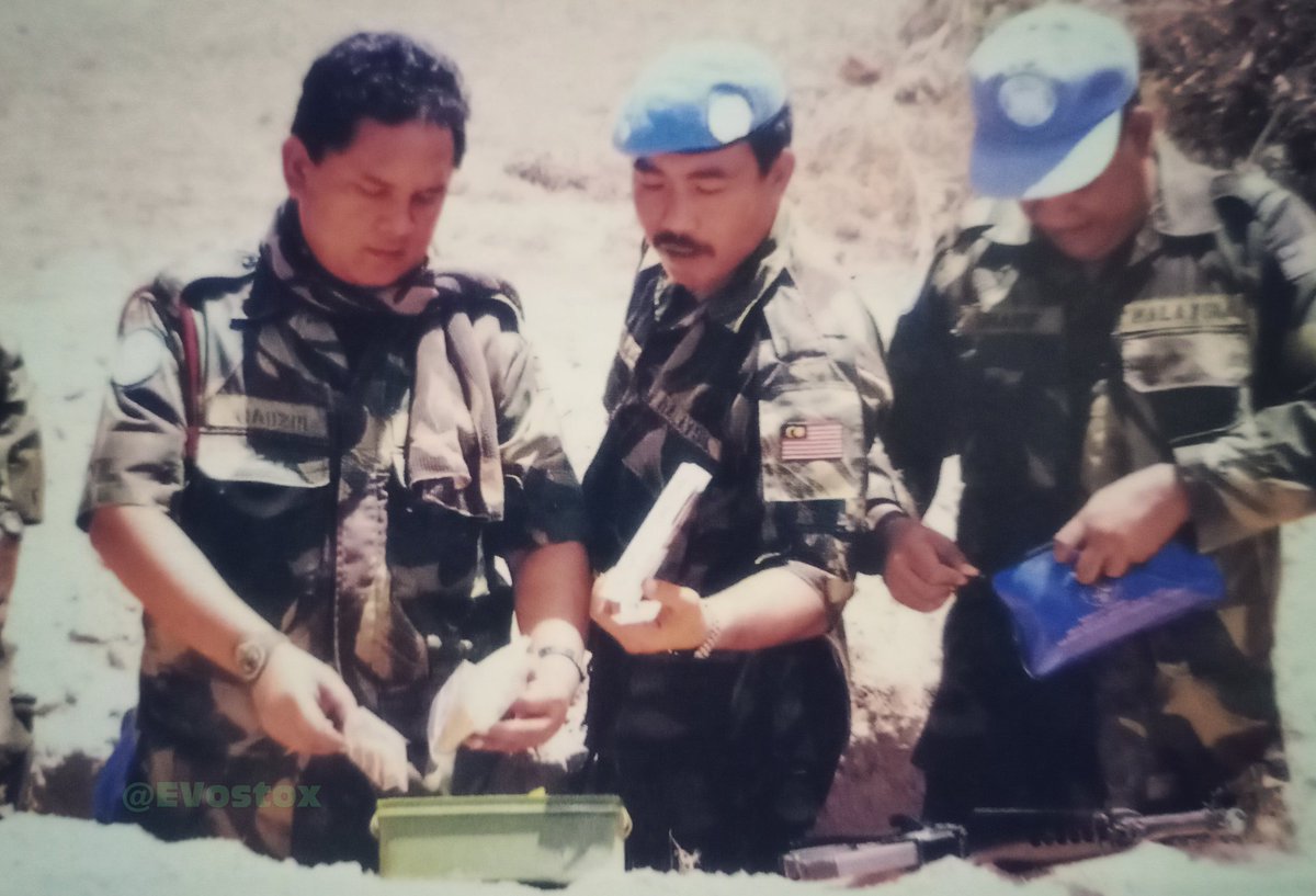 [English] 10/04/2024 'Eid al-Fitr 2024/1445' I wish all Muslims, friends, followers, families and everyone a Happy Eid al-Fitr. May this year Eid al-Fitr will bring blessings upon everyone. [📸 Context] - Malaysian UNTAC Peacekeepers receiving Eid al-Fitr care package. 1993.