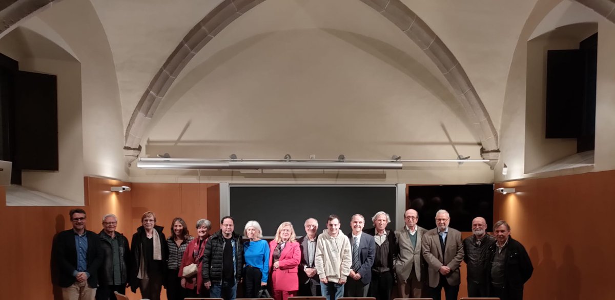 scc_iec's tweet photo. Gran èxit de l’acte de commemoració del 40 aniversari de la creació de la Junta gestora de la SCC! #SocietatCatalanadeComunicació #SCC_IEC #InstitutEstudisCatalans #IEC #Journal #CulturaCatalana #Catalunya #Recerca #Ciència #Cultura #40aniversari https://t.co/7pc59bq5es