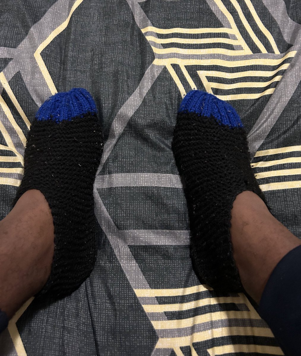 When your mother-in-law’s gift comes handy 👣 🧦 🥶 #WINTER #CapeTown #knittedsocks