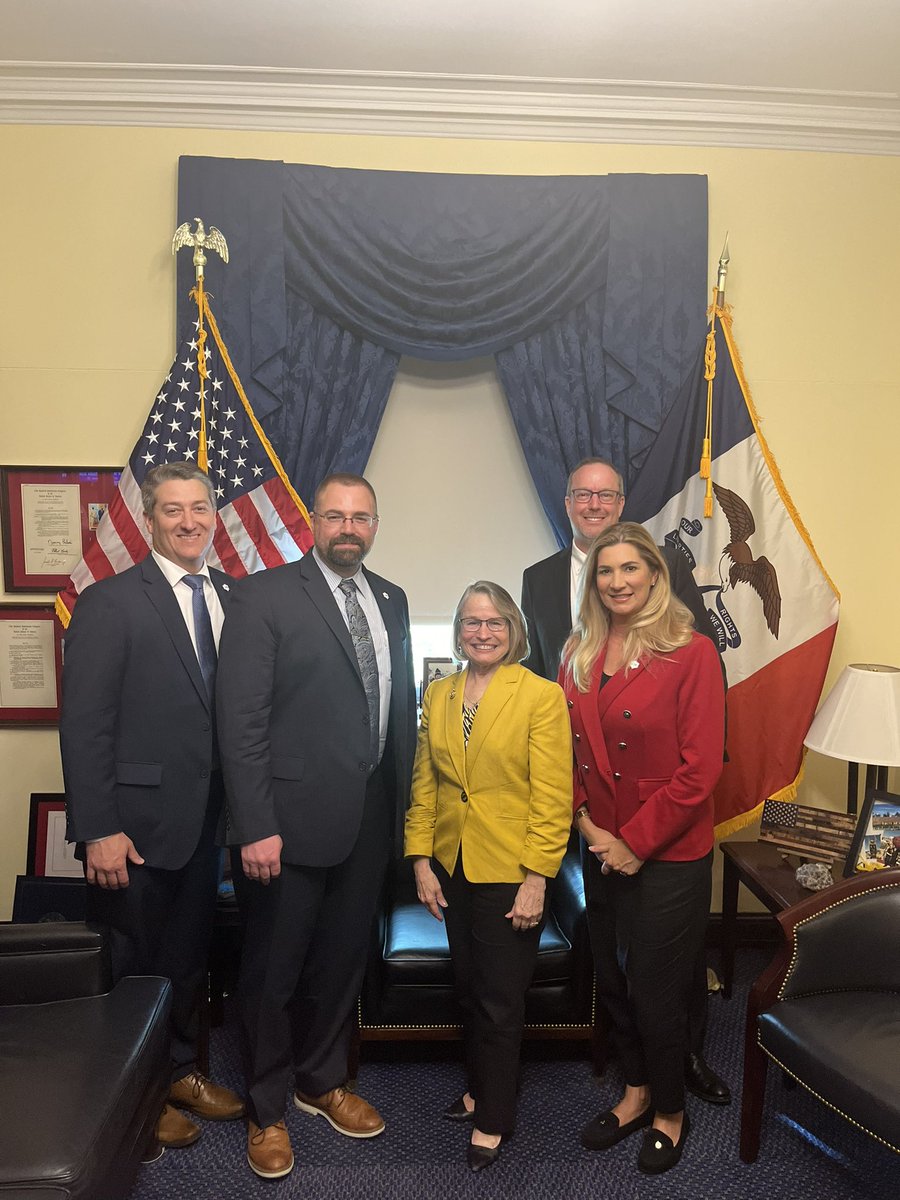 Met with @LyondellBasell today – a cornerstone employer in #Iowa's 1st District. We discussed my Recycling Infrastructure and Accessibility Act, regulations impacting the American plastics and chemical sector, and crucial workforce development.