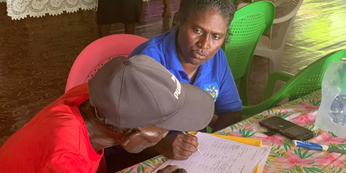 In #Solomon Islands, water is everyone's business! As part of their #WaterForWomen research project in Pacific Islands, @Int_WaterCentre engages with community leaders & water committees thru Tok Stori & videos. 👉 wfw.fund/3xc7SrF @DFAT #WWD2024 #Water4Peace