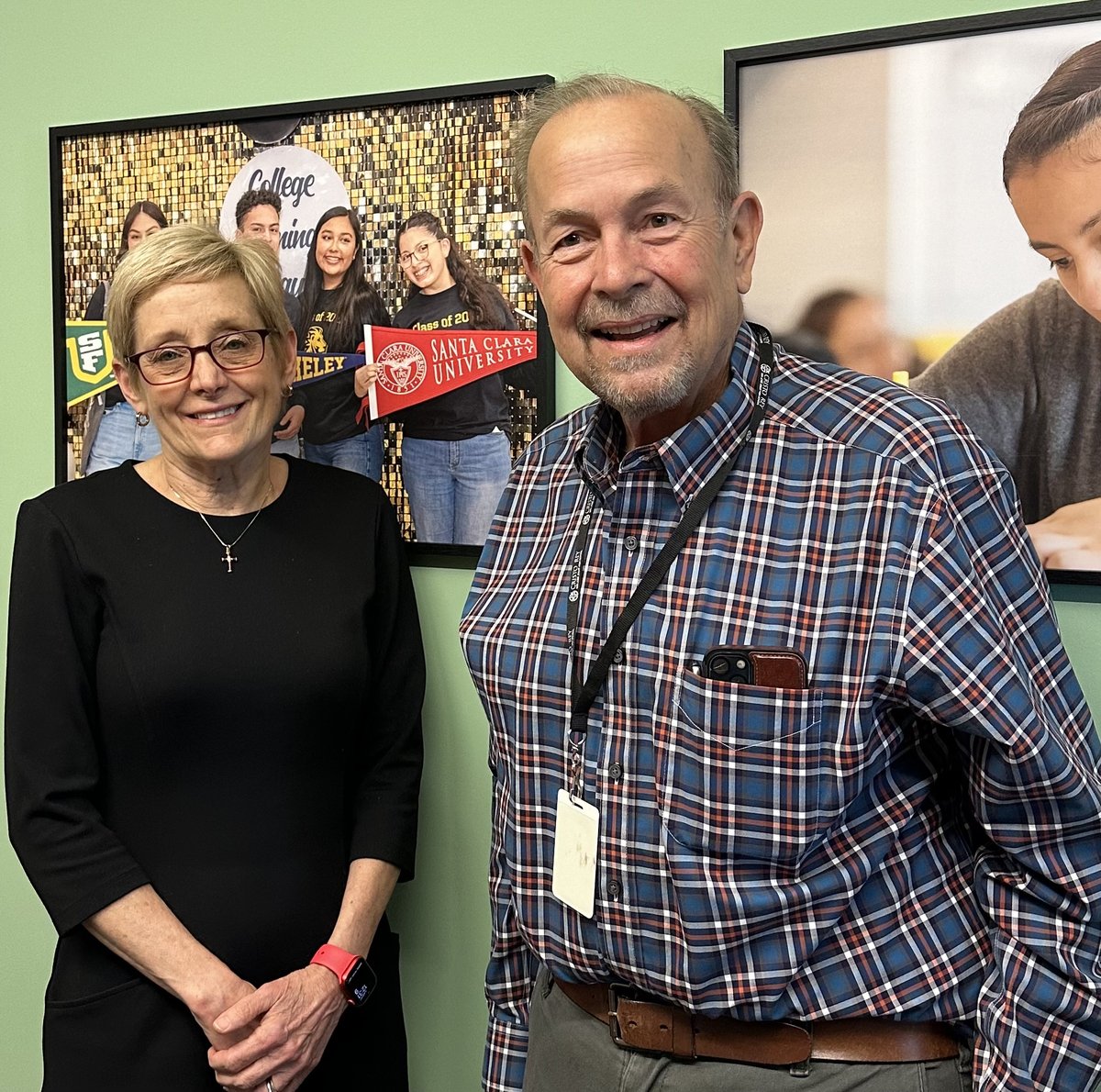 Welcome @SantaClaraUniv President, Dr. Julie Sullivan! Fr. Peter Pabst, S.J. & President Silvia Scandar Mahan shared our 'to and through college' mission & unique CWS Program. Grateful for SCU's commitment to #FirstGen success! 🎓 #JesuitEducated #CollegeReady @SCULEADScholars